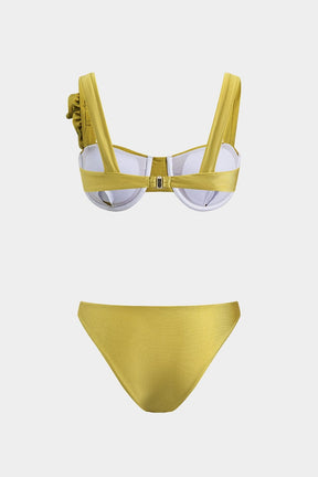 Détail des franges de la robe plage vague