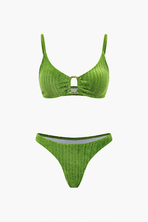Détail du bikini velours texturé plage