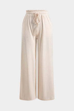 Vue rapprochée du pantalon large fluide