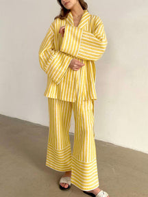 Ensemble rayé jaune et blanc élégant soleil