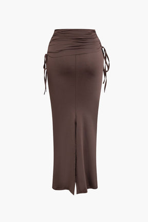 Ensemble Crop Top Asymétrique et Jupe Longue à Cordons