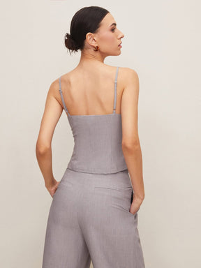 Détail bustier gris sans manches nuage