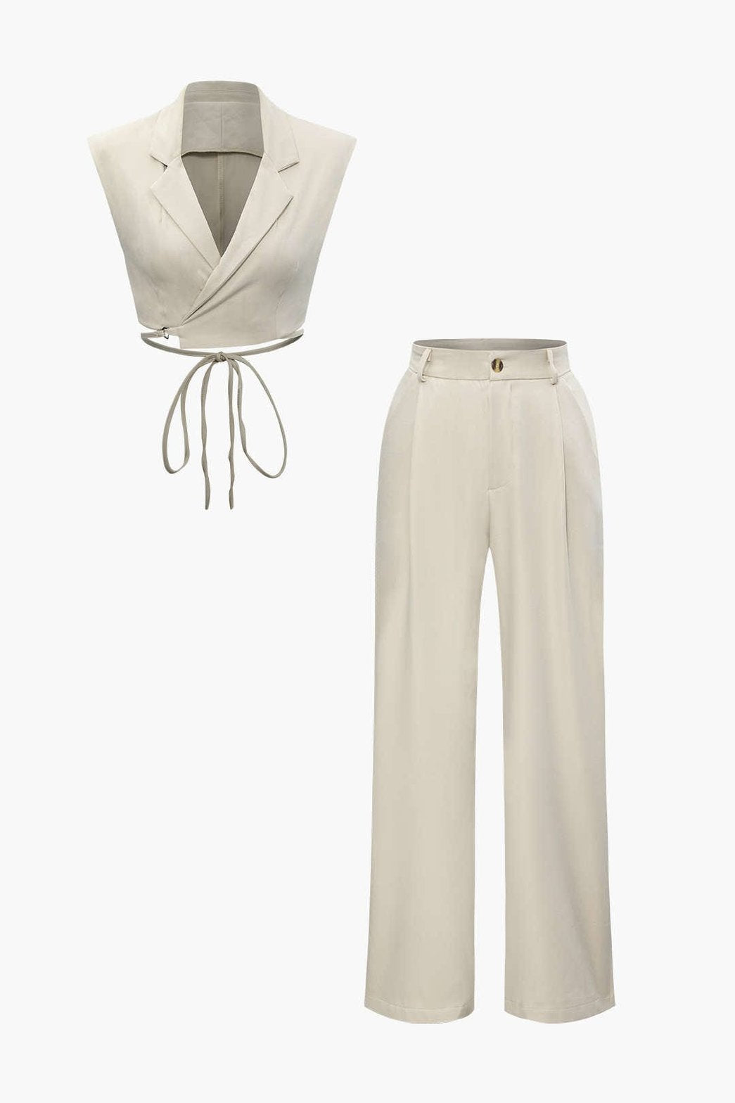 Ensemble beige élégant avec gilet croisé soleil