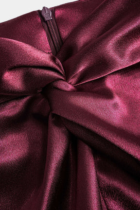 Tenue deux pièces satin bordeaux raffiné