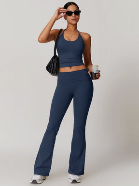 Ensemble sport bleu marine élégant soleil