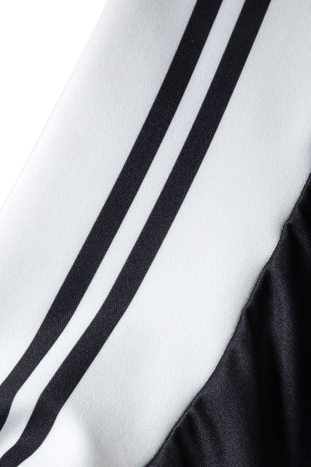 Ensemble sportif détail des finitions vent