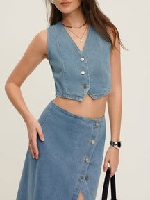Gilet court en denim bleu vue de face soleil