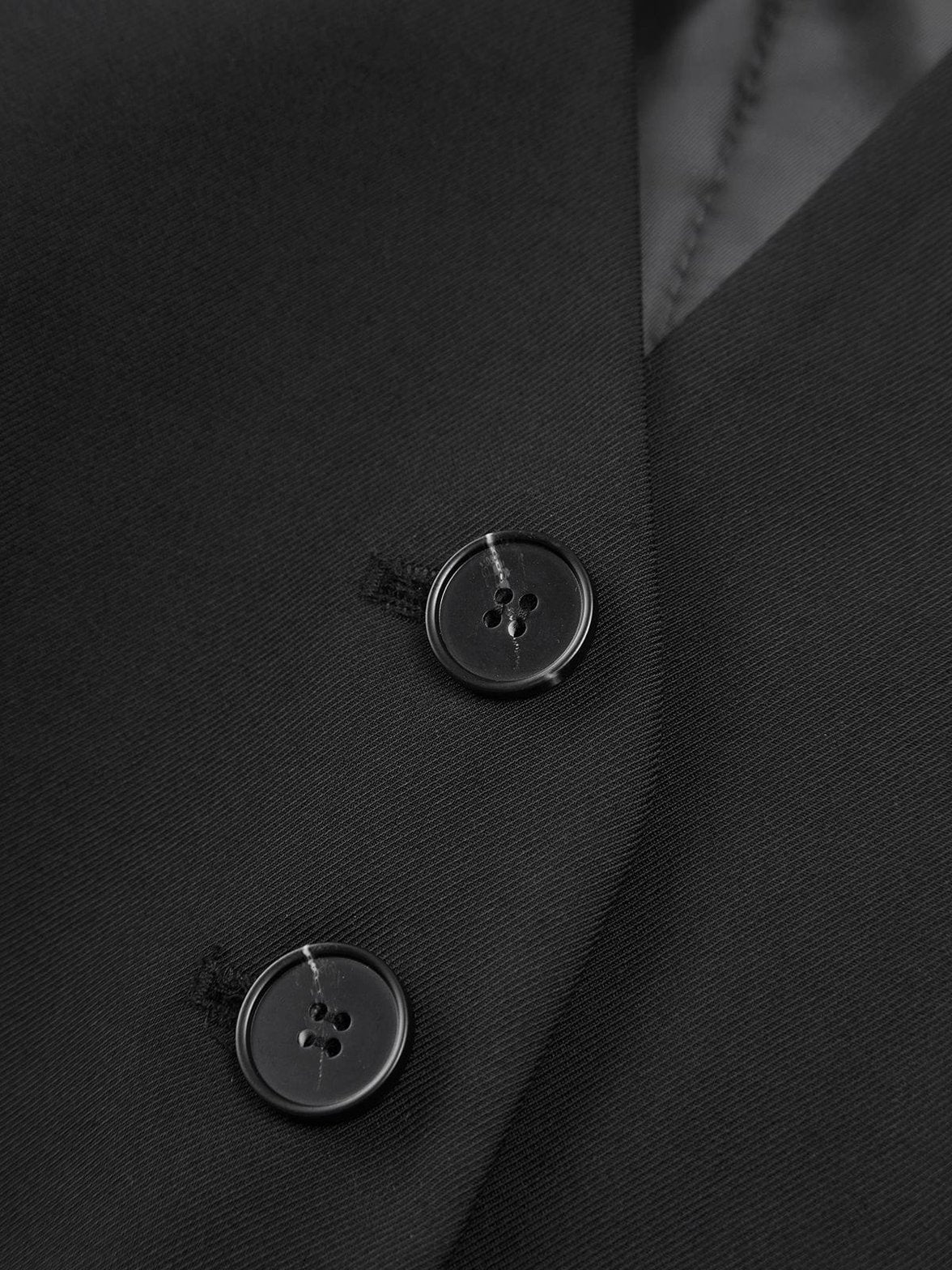 Gilet noir court élégant vue ensemble modernité