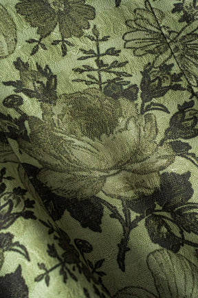Détail des boutons du gilet floral lune