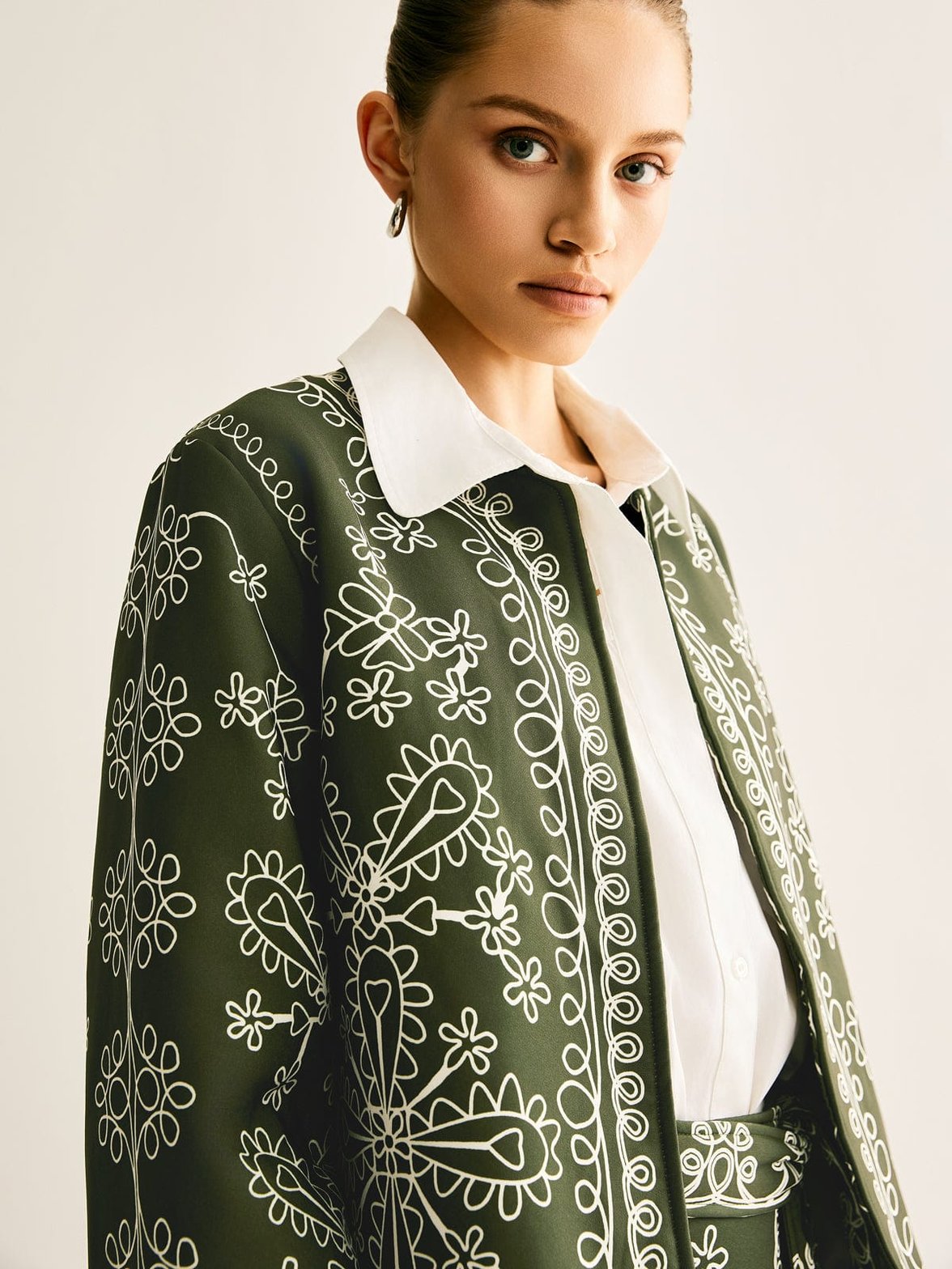 Gilet élégant porté enchanteur