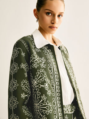 Gilet élégant porté enchanteur