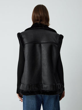 Gilet simili cuir noir vue latérale moderne