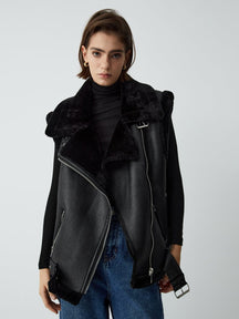 Gilet simili cuir noir vue de face élégant