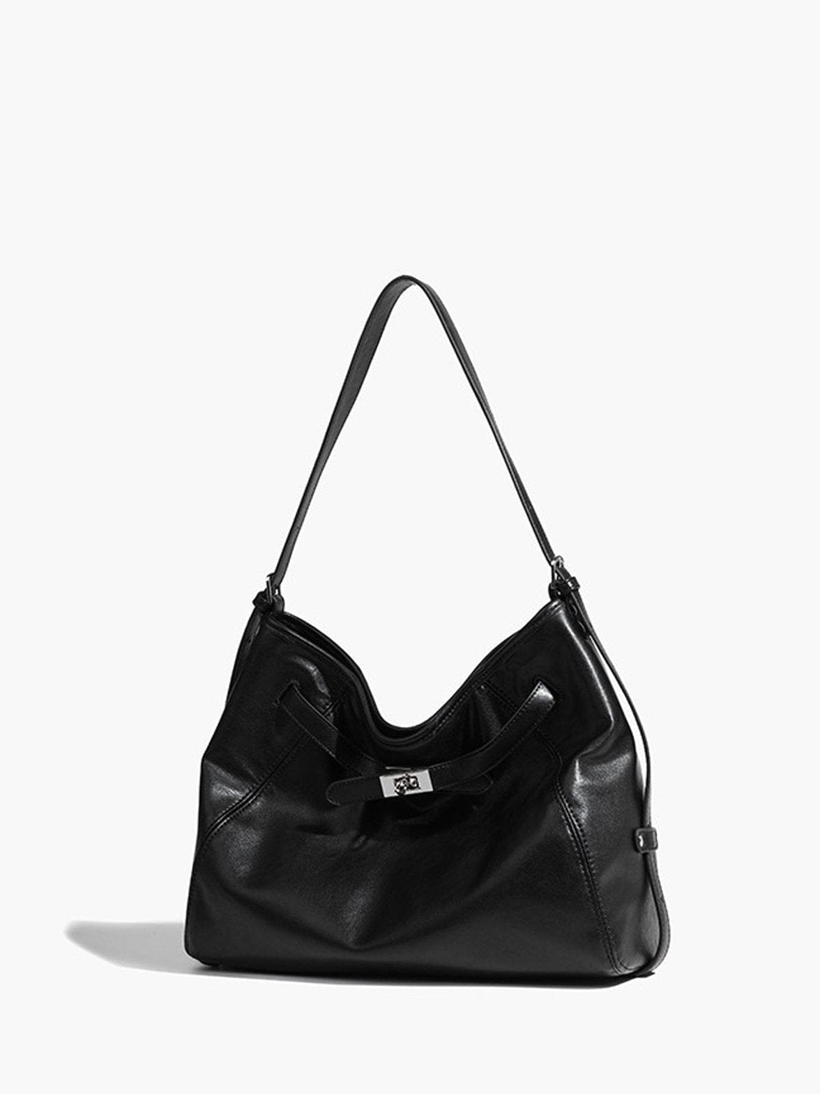 Détail de la bandoulière du sac noir lune