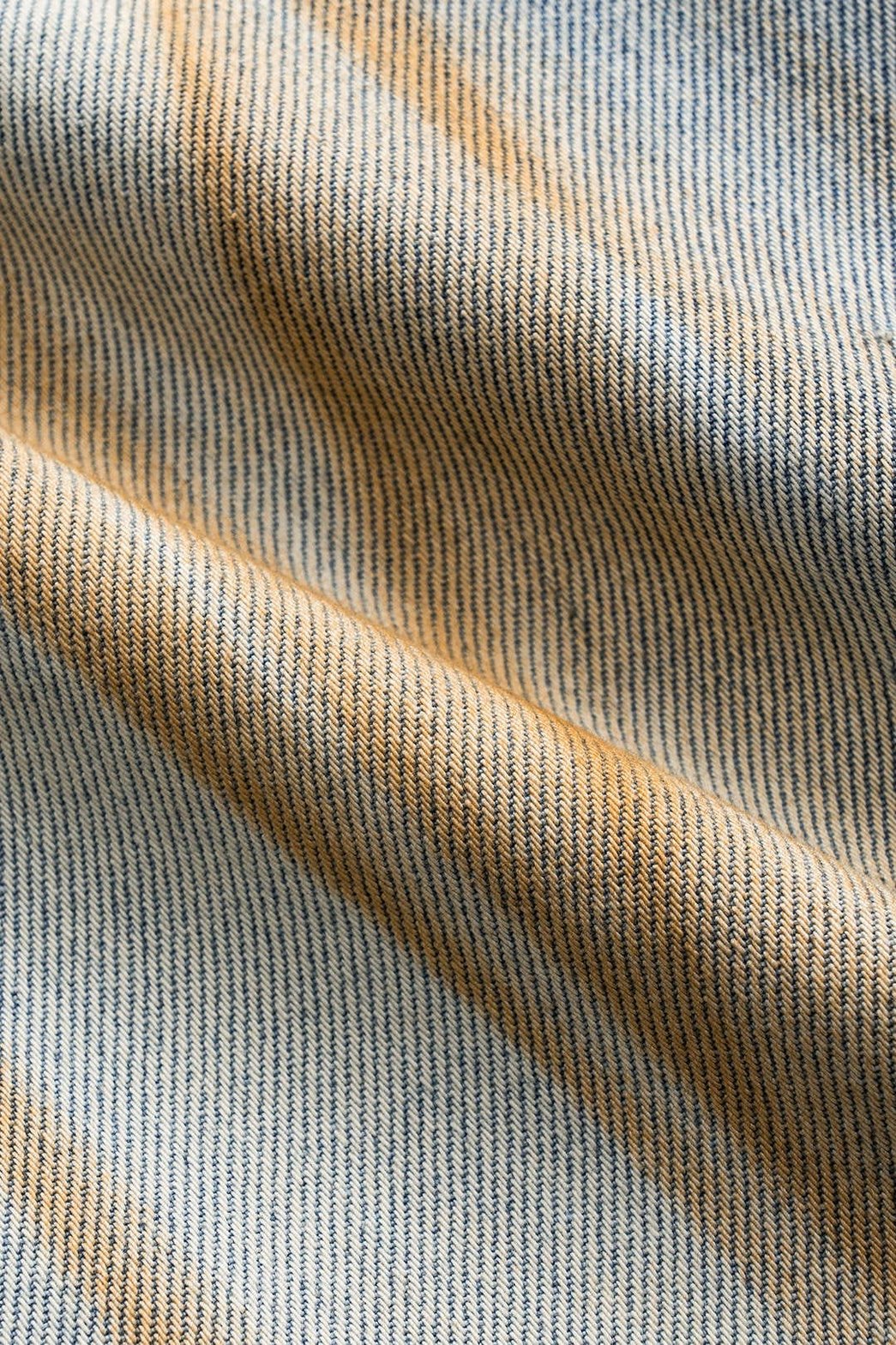Jean large taille haute vue de côté nuage