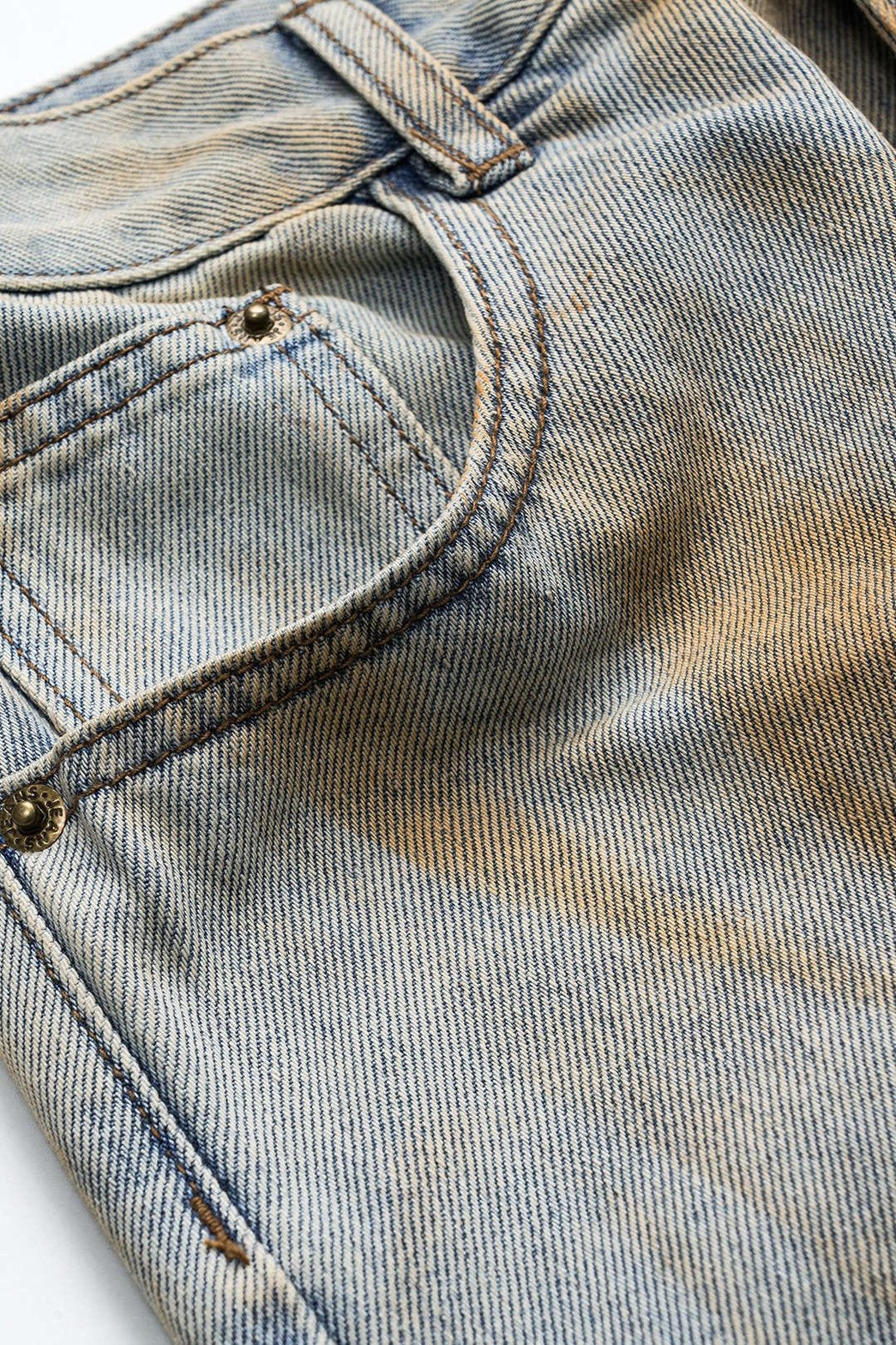 Jean large taille haute détail boutons vent