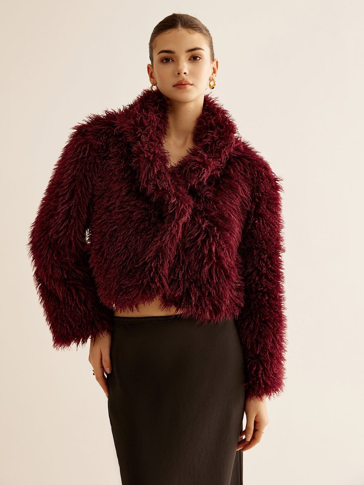 Manteau élégant bordeaux vue de dos chaleur