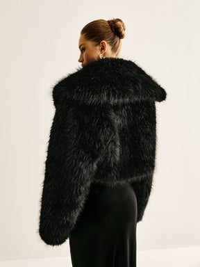 Vue détaillée manteau noir cosy