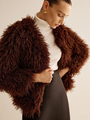 Manteau fausse fourrure marron vue côté élégance