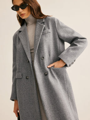 Manteau long gris vue dos élégance