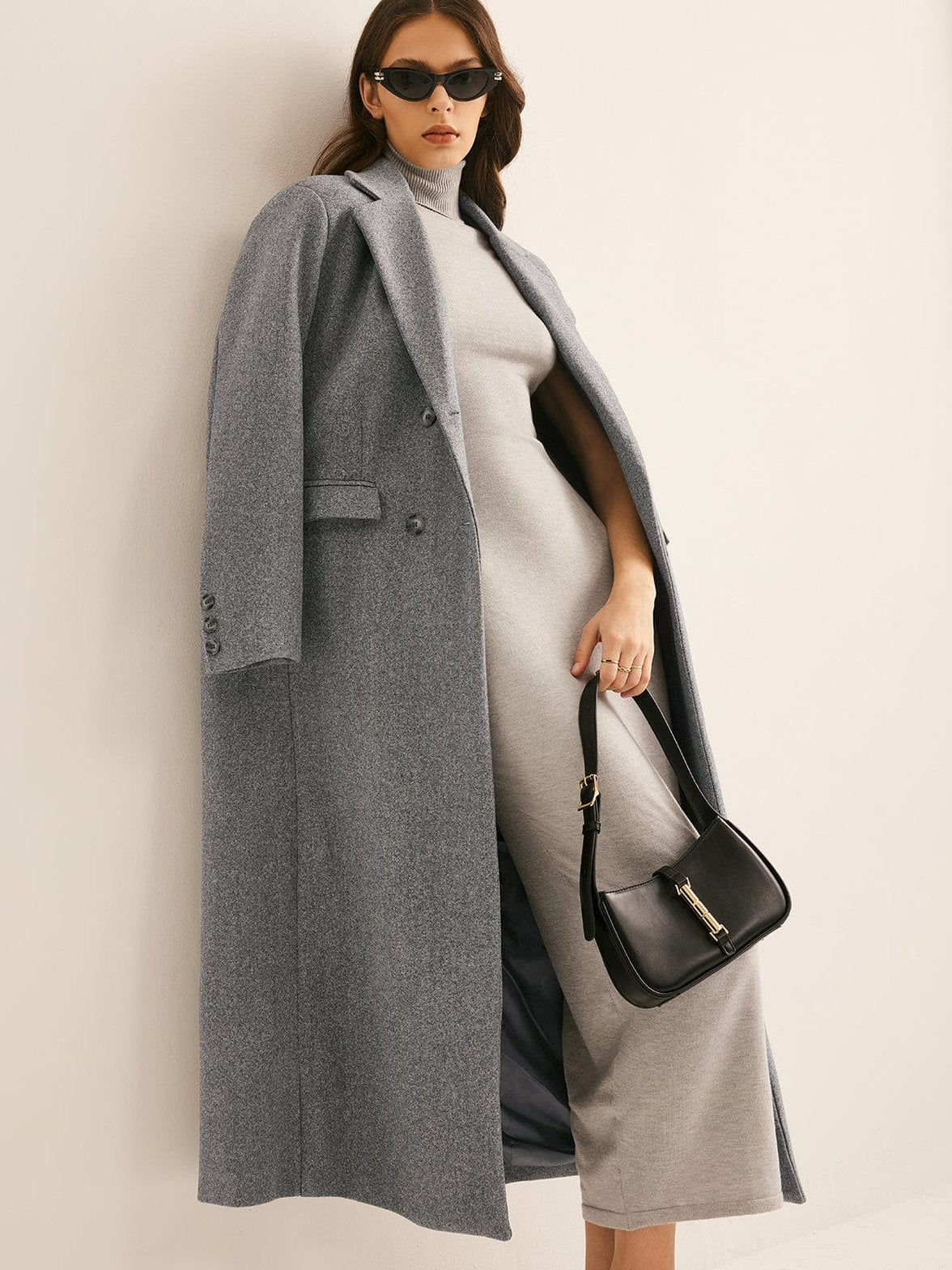 Manteau long gris élégant vue face harmonie