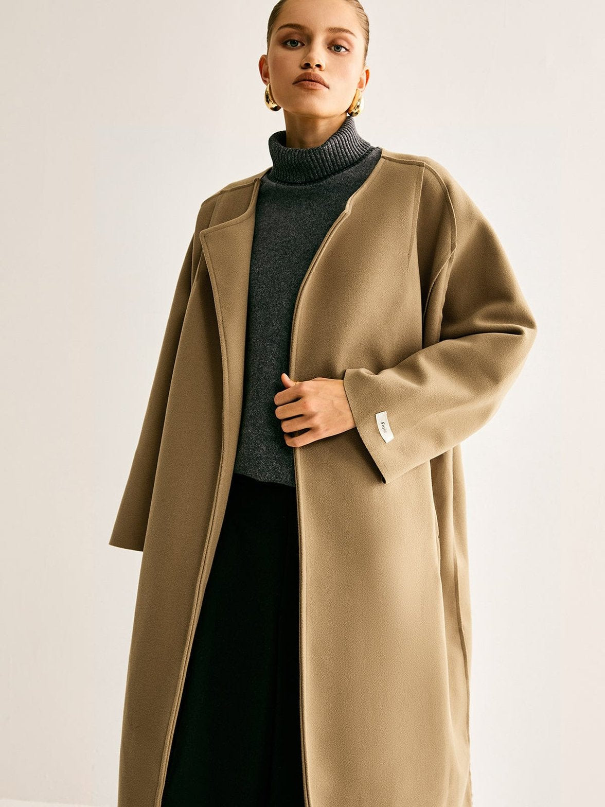 Manteau minimaliste beige douceur
