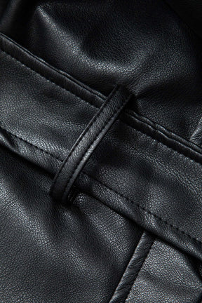 Vue de dos manteau similicuir ceinturé prestige