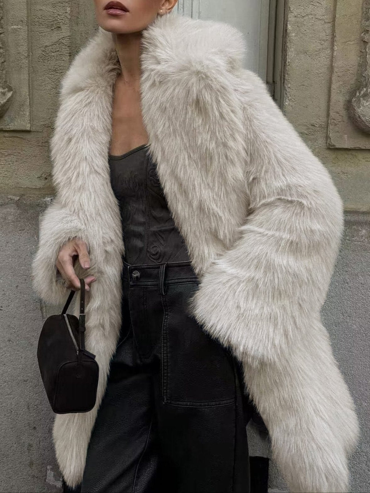 Manteau fausse fourrure blanc glamour douceur