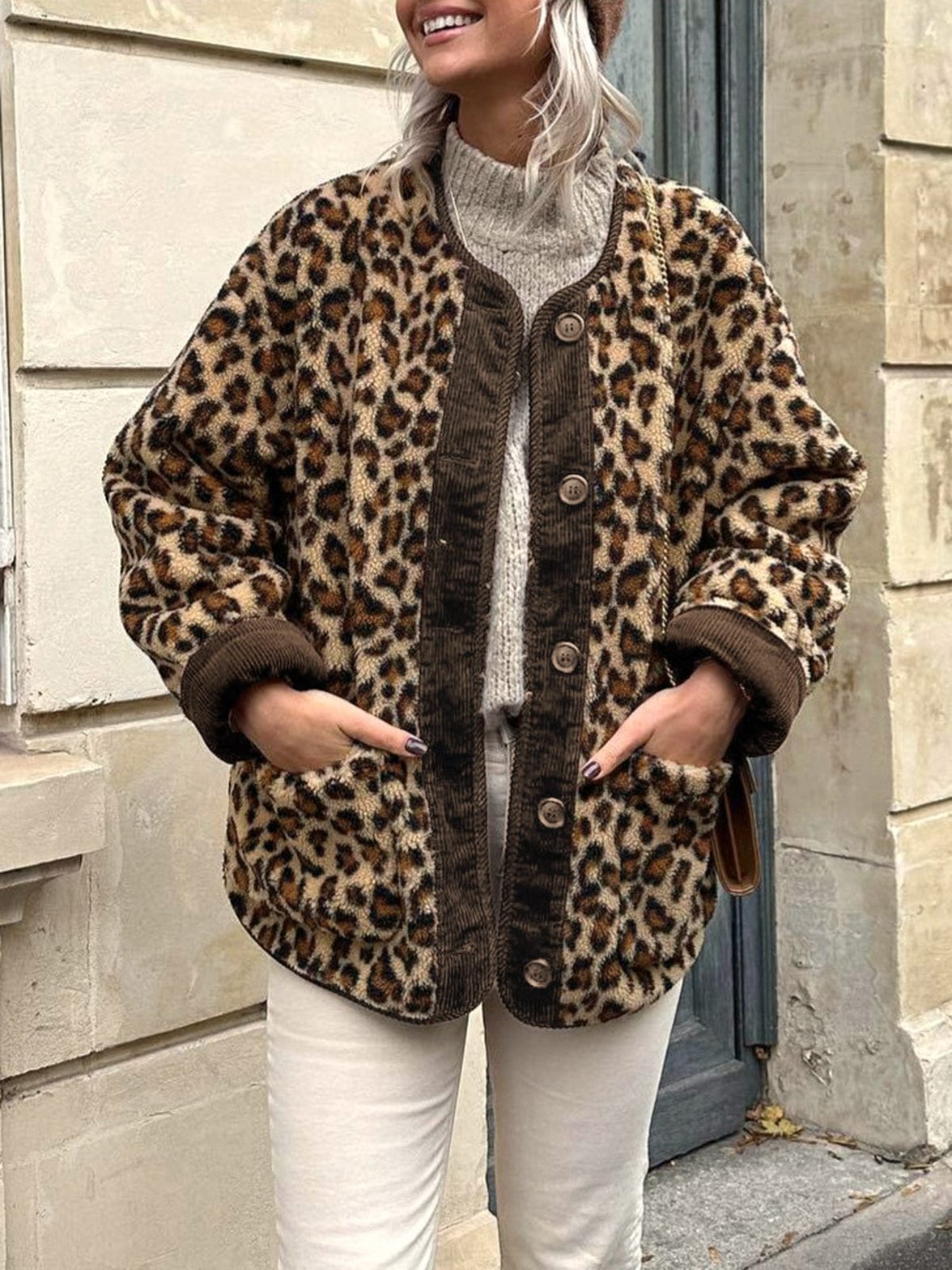 Manteau léopard oversize vue de dos élégant