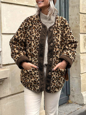 Manteau léopard oversize vue de dos élégant