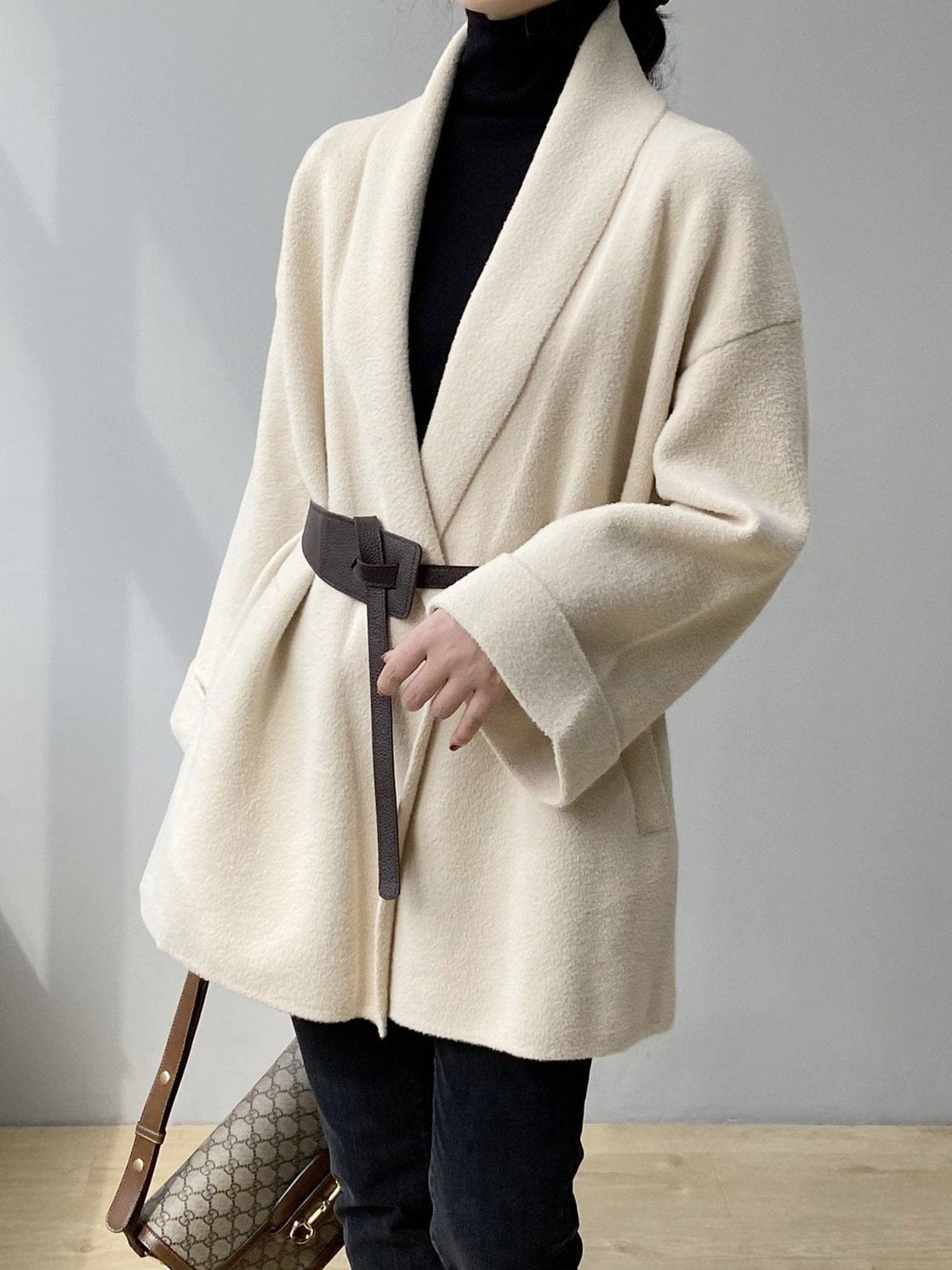 Vue de profil manteau tweed blanc - Cristal