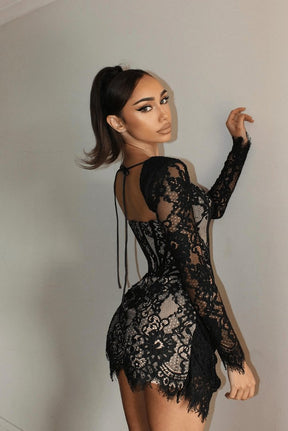 Détail dentelle robe corset velours