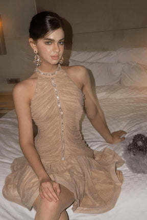 Détails cristaux robe noire diamant