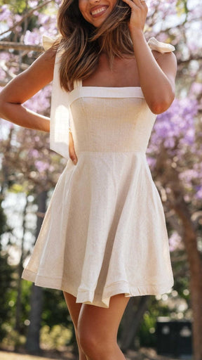 Robe courte femme élégante clarté