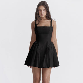 Robe courte dos ouvert raffinée rivière