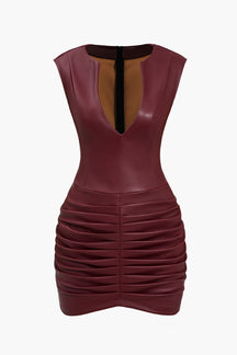Mini robe moulante bordeaux en simili cuir plissée glamour