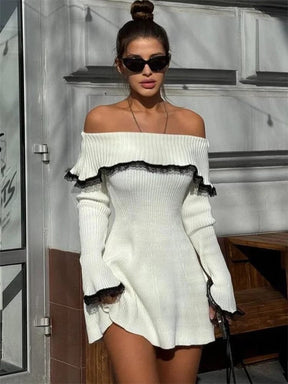 Robe moulante bardot détails dentelle noire soleil