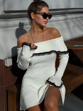 Robe courte élégante finitions dentelle lune