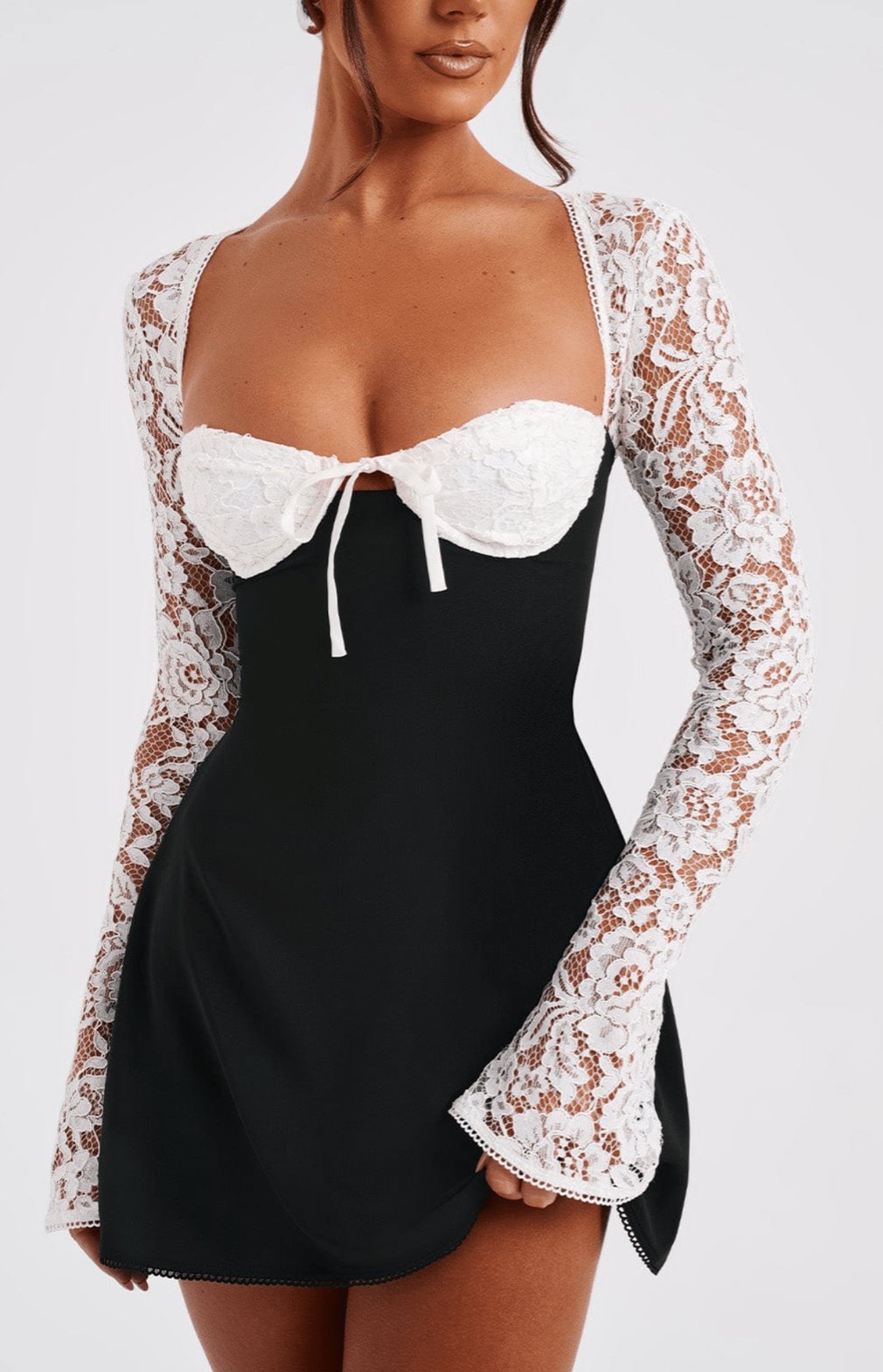 Robe noire dentelle manche détail cristal