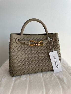 Mini sac tressé vert détail couture léger