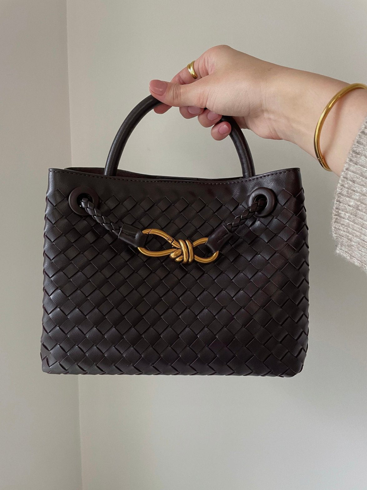 Mini sac tressé marron vue côté pure