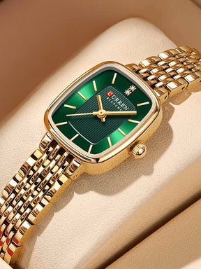 Montre rectangulaire dorée vue détaillée jade