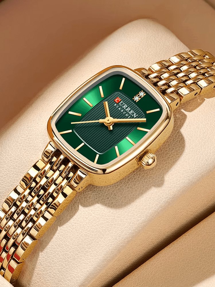 Montre rectangulaire dorée vue détaillée jade