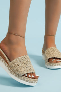 Mules en paille tressée vue de face soleil