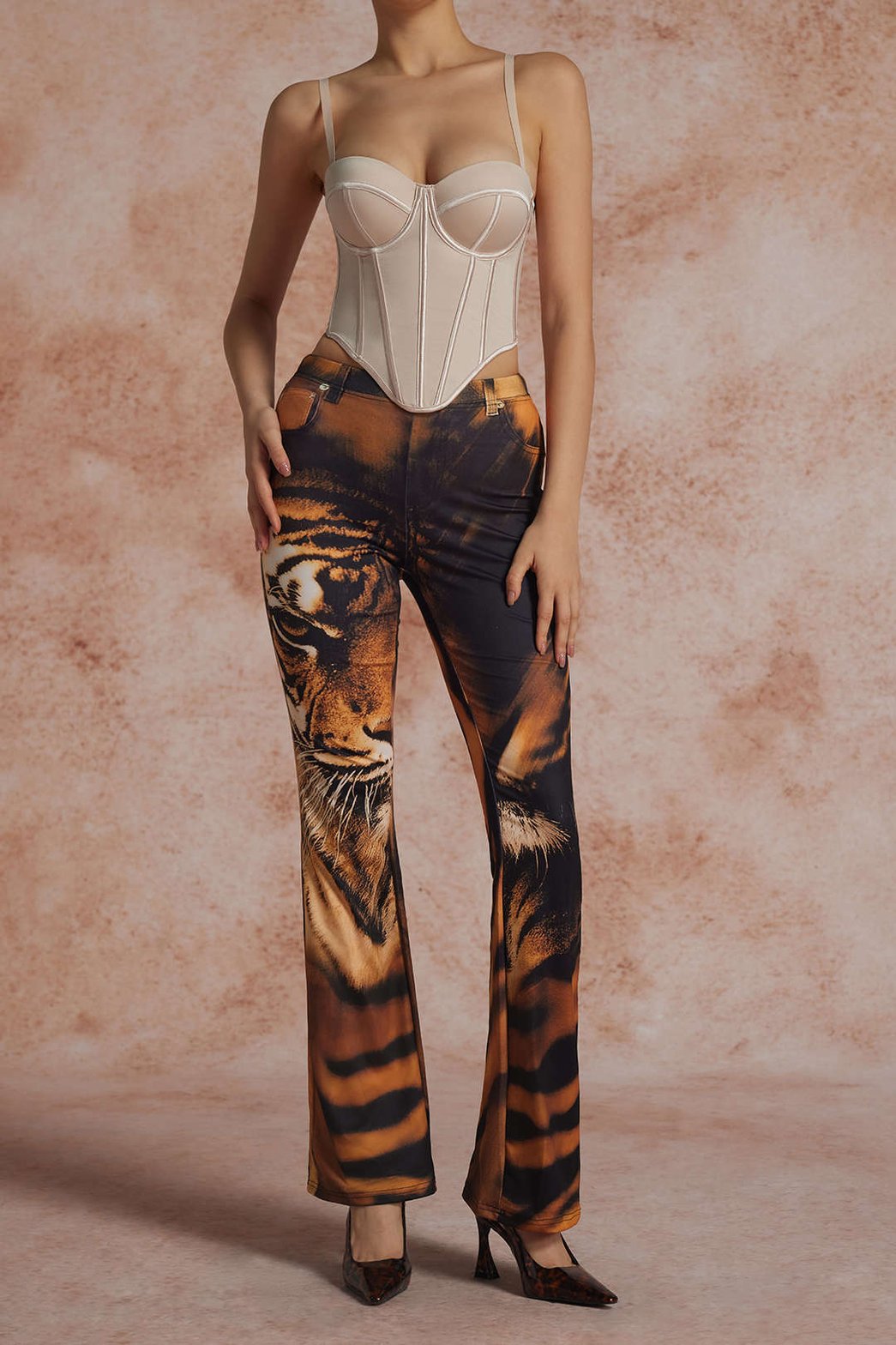Pantalon tigré porté profil océan
