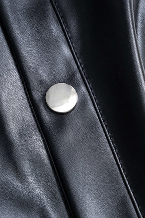 Vue de dos du pantalon en simili cuir nuage