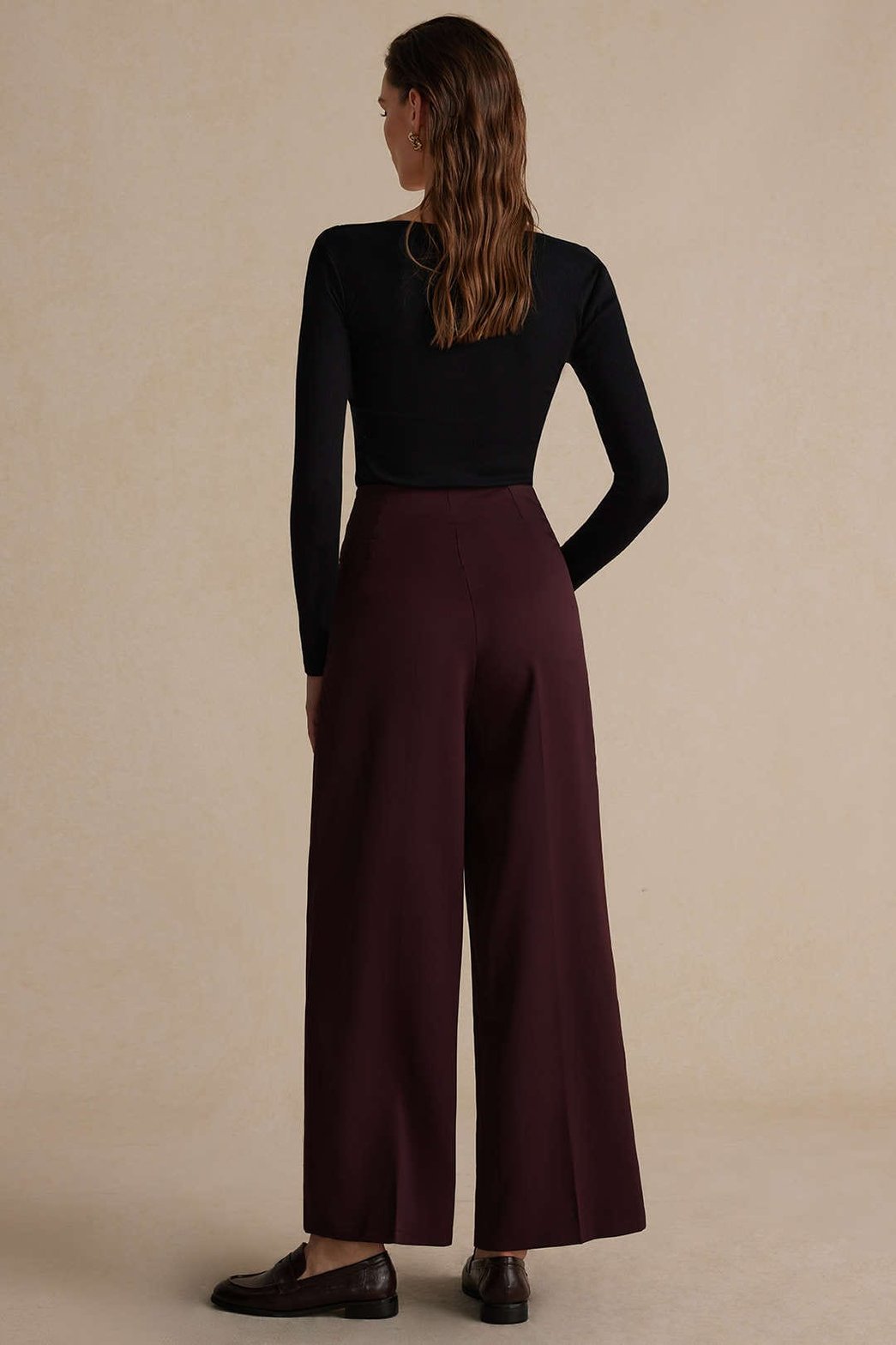Pantalon drapé détail coupe - modernité