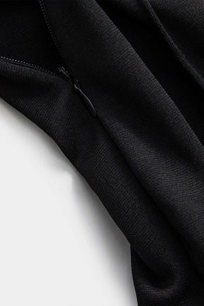 Vue latérale du pantalon noir cristal