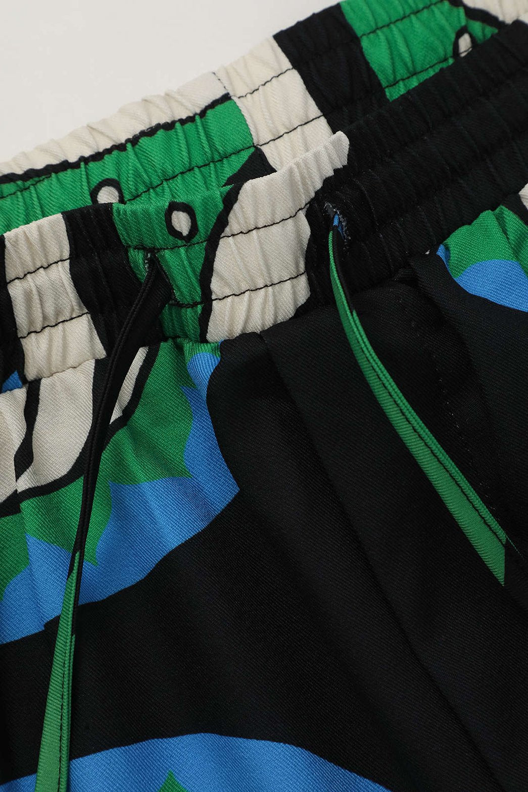 Pantalon léger à motifs graphiques vert lune