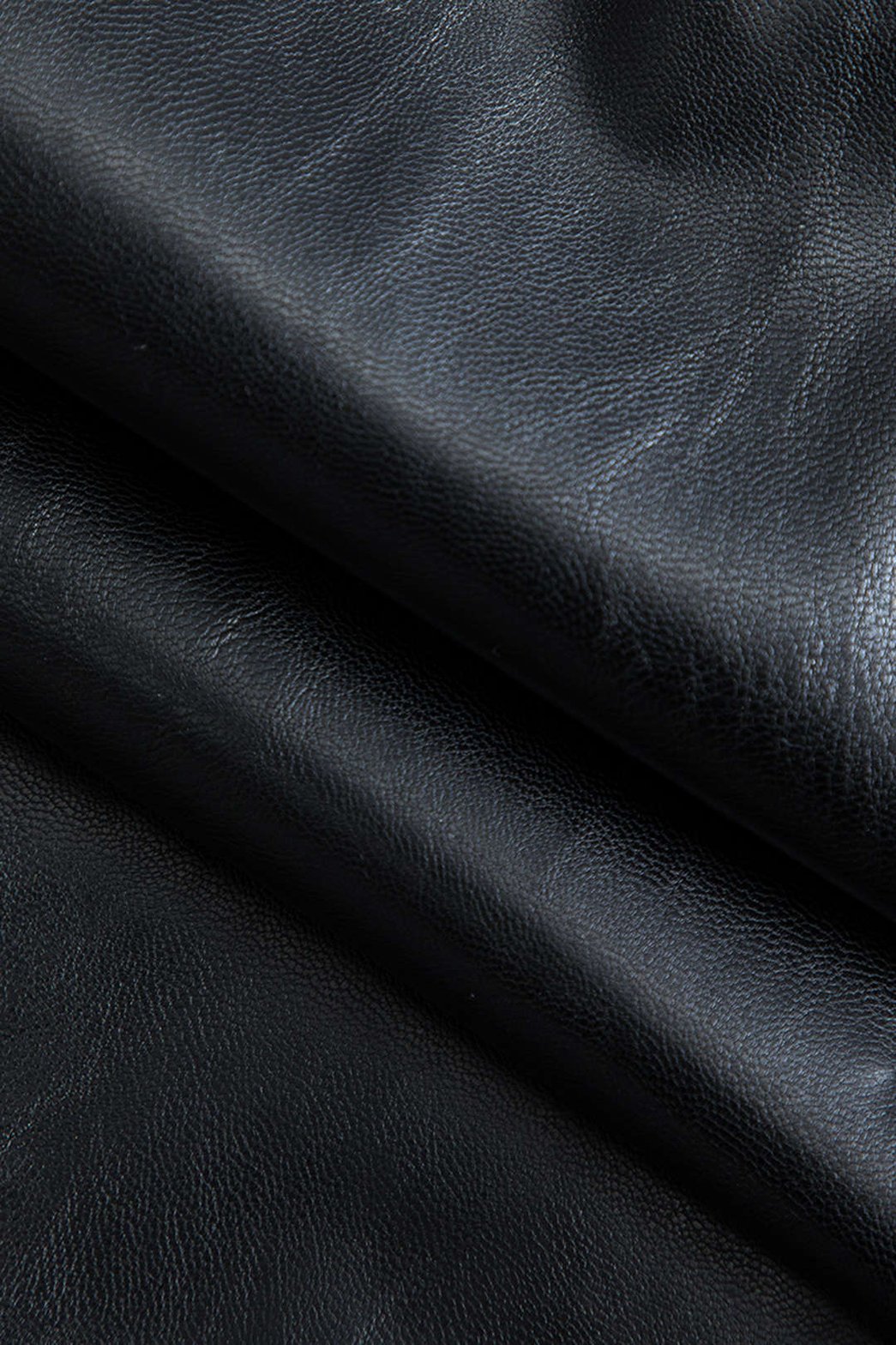 Vue arrière du pantalon large en simili cuir nuage